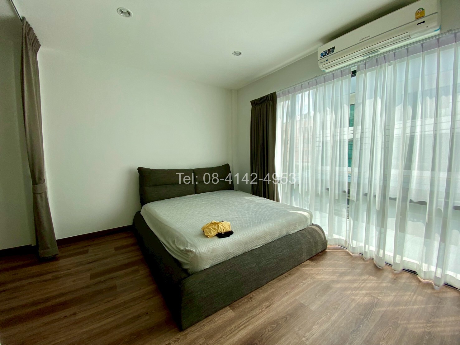 ห้องนอนชั้น 2 หน้าบ้าน