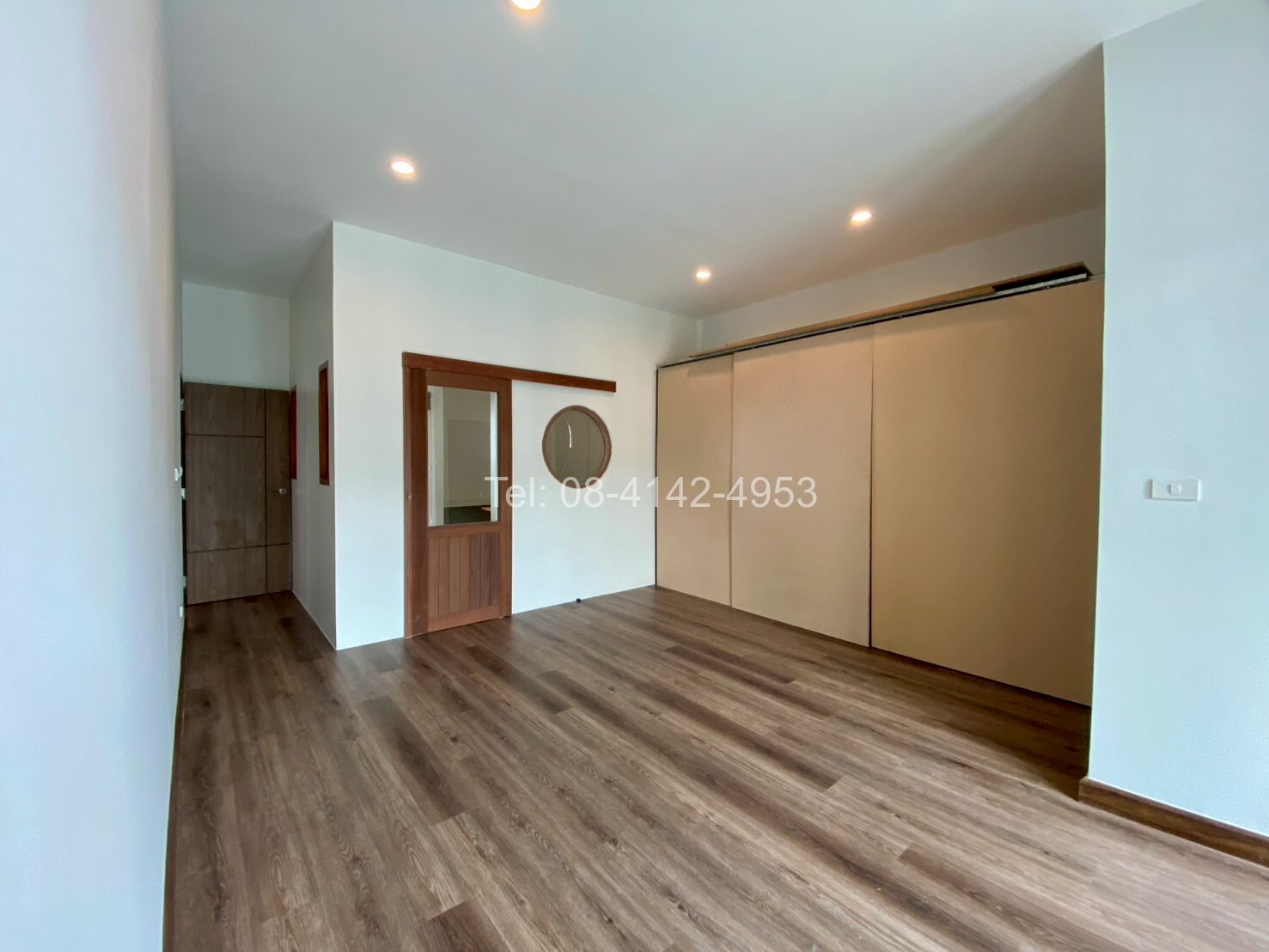 ชั้น3 ปกติเป็น Master Room ทั้งชั้น แต่มีการกั้นผนังเบาเป็น 2 ห้อง